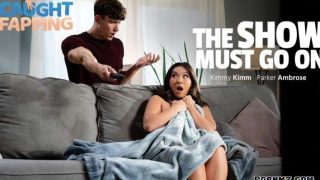 [CaughtFapping] Kimmy Kimm – The Show Must Go On